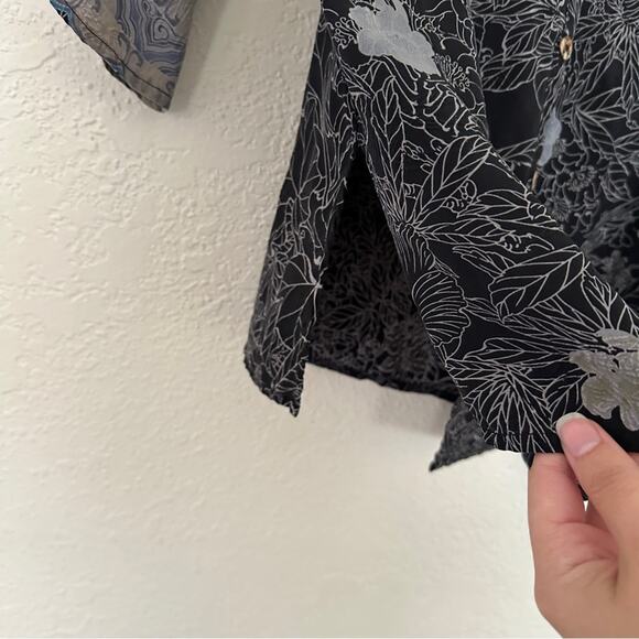 Citron Silk Floral Button Front Short Sleeve Black Top Small - Picture 5 of 6